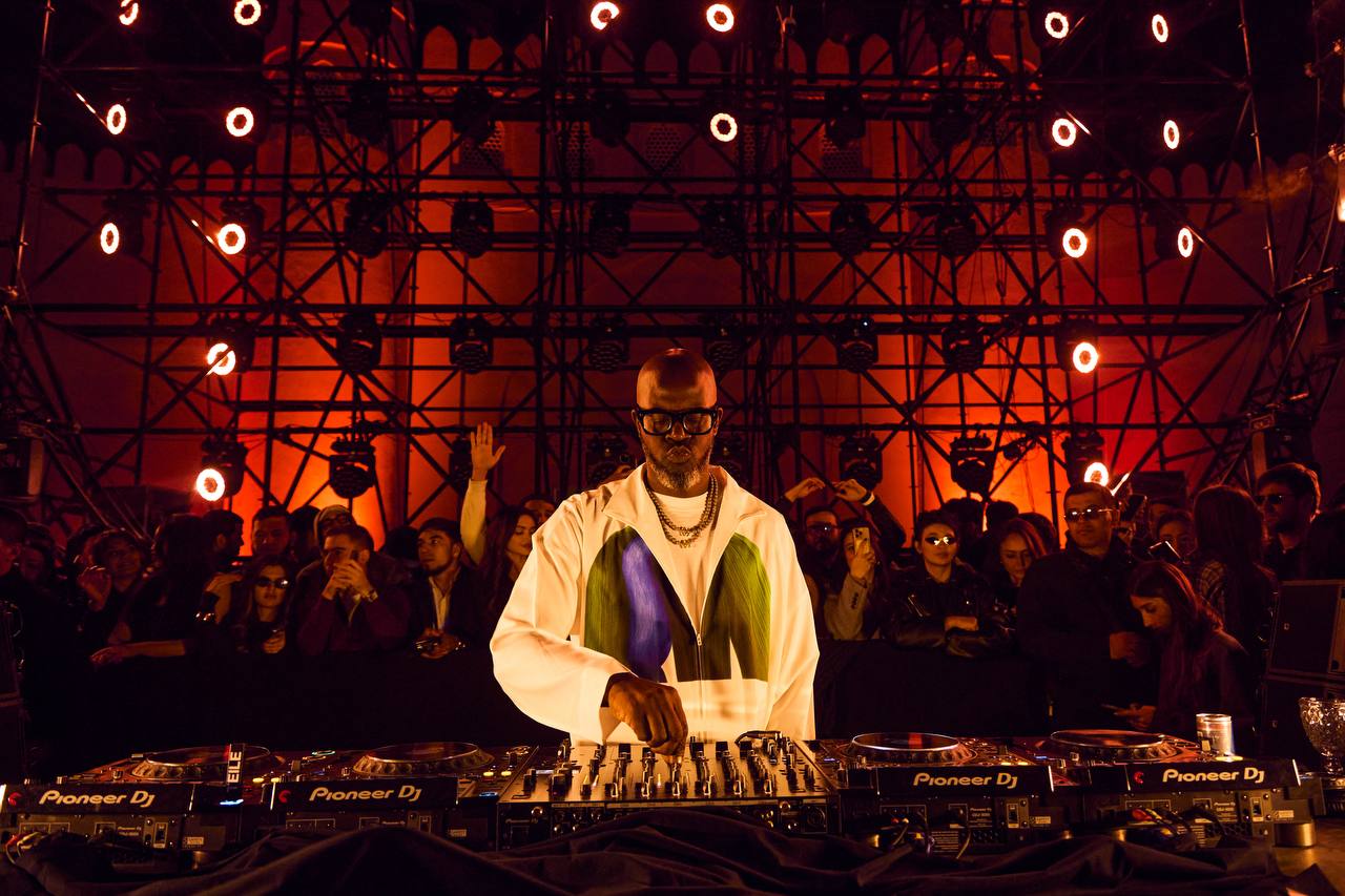 Black Coffee Озарил Хиву Незабываемым Шоу!